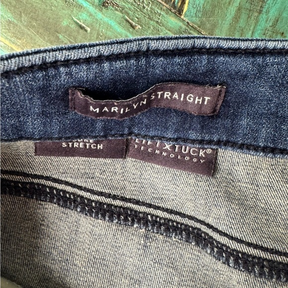 NYDJ Marilyn Straight Leg Ankle Cropped Jeans Size 14 Distressed - Picture 6 of 11